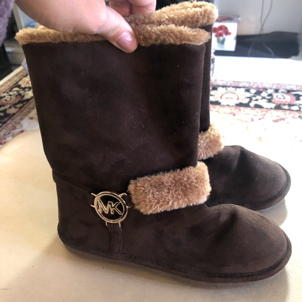Michael Kors brown boots for girls size 3. Excellent condition.